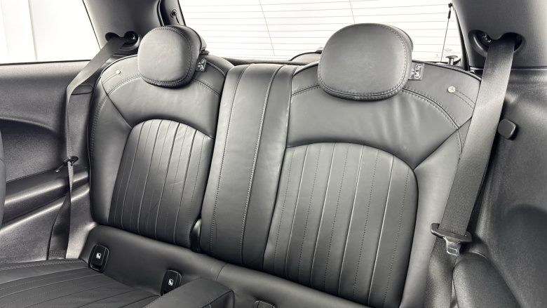 MINI Hatchback 135kW Cooper S Level 3 33kWh 3dr Auto Electric Hatchback